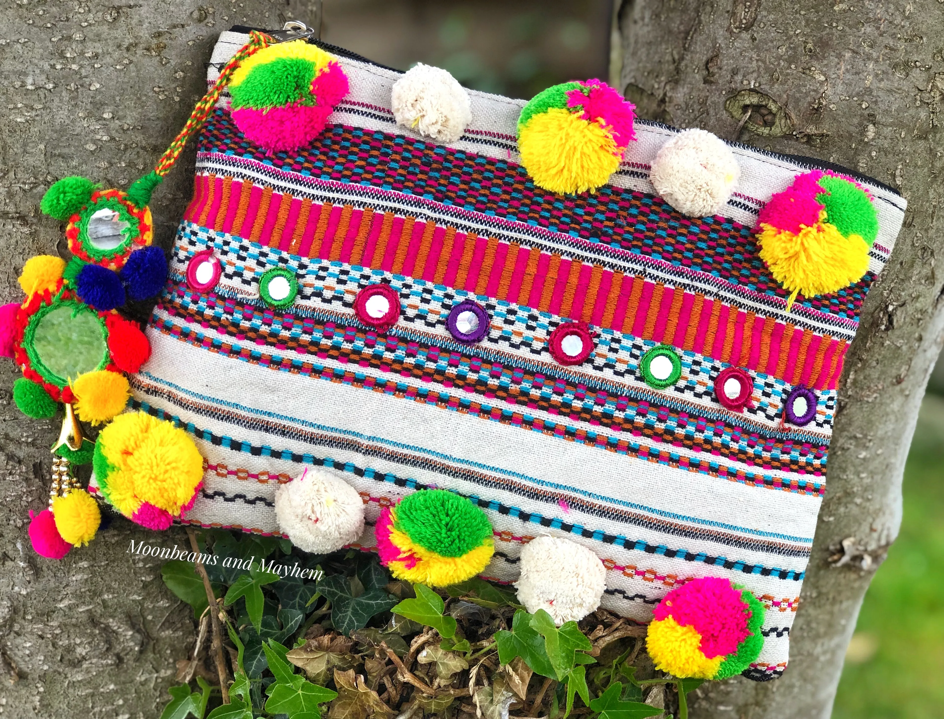 BEAUTIFUL IBIZA POM POM CLUTCH / EVENING / COSMETIC PURSE