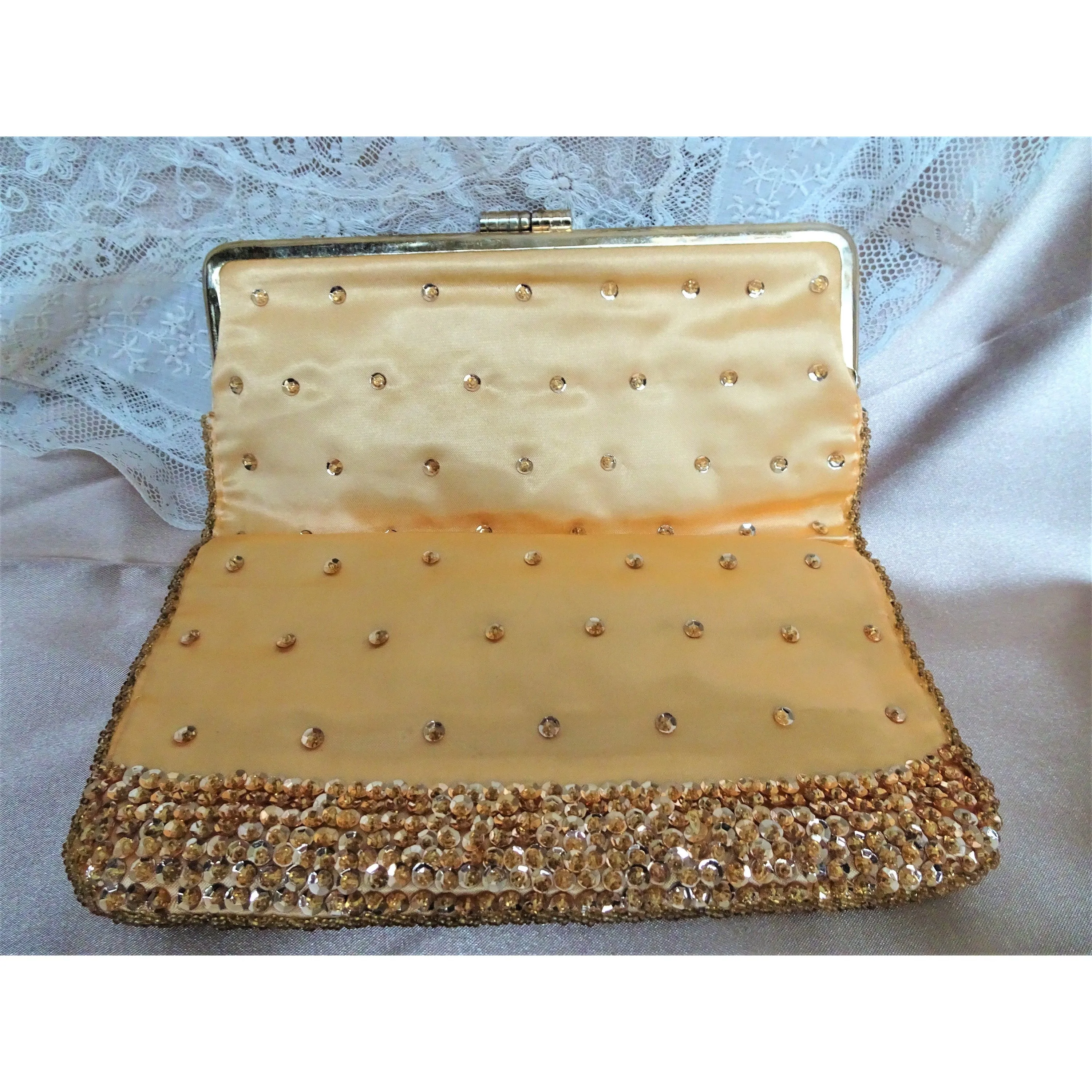 GORGEOUS Vintage Hand Beaded Evening Purse, Golden Glass and Sequined Fold Over Clutch Hand Bag, Elegant Design, Collectible Vintage Purses