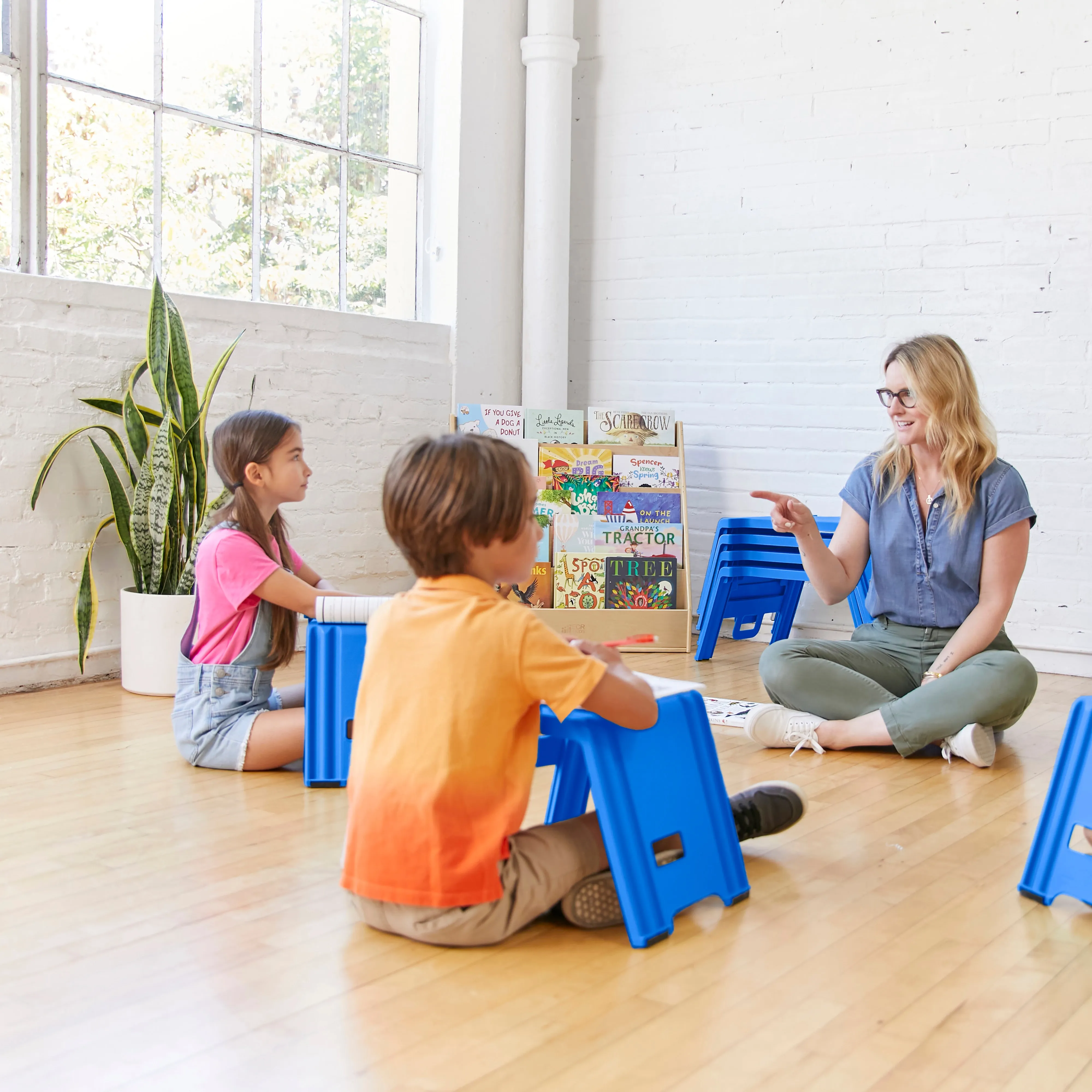 Linking Stackable Stools, Kids Classroom Seat, Portable Lap Desk with Handles, 4-Piece