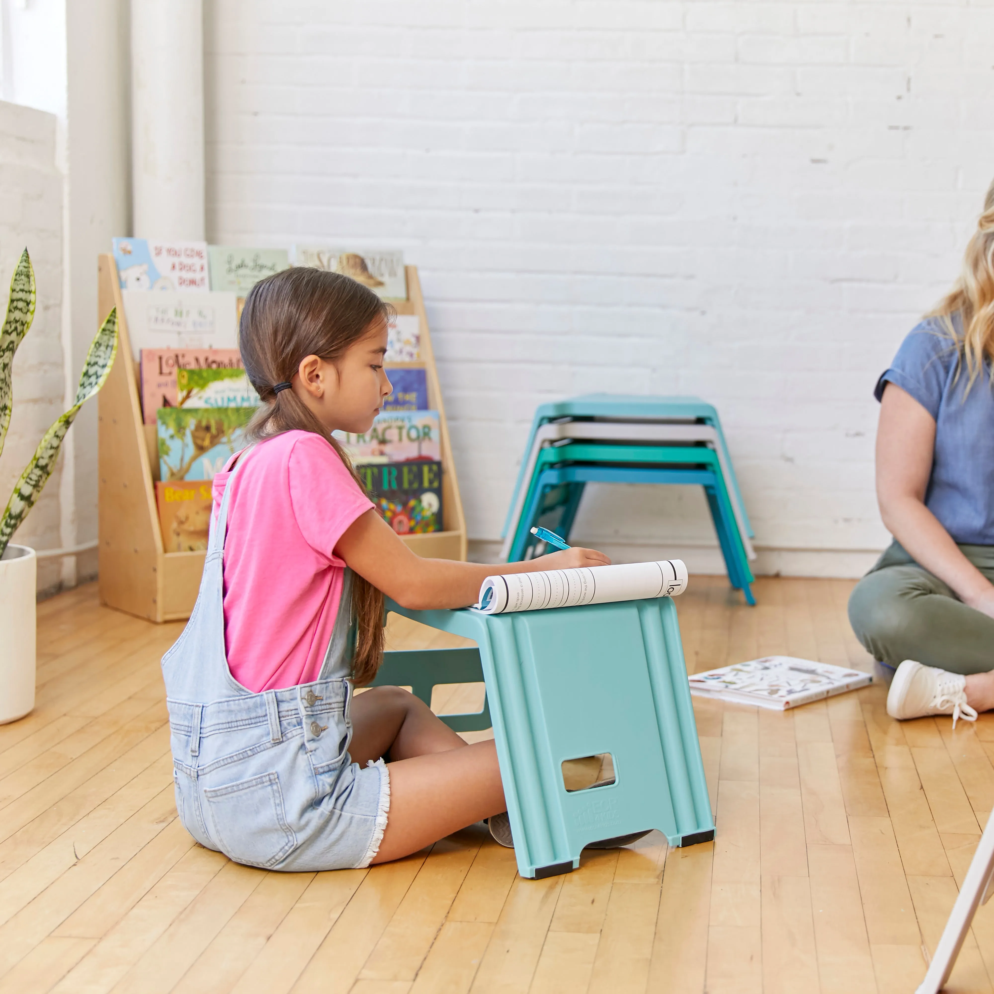 Linking Stackable Stools, Kids Classroom Seat, Portable Lap Desk with Handles, 4-Piece