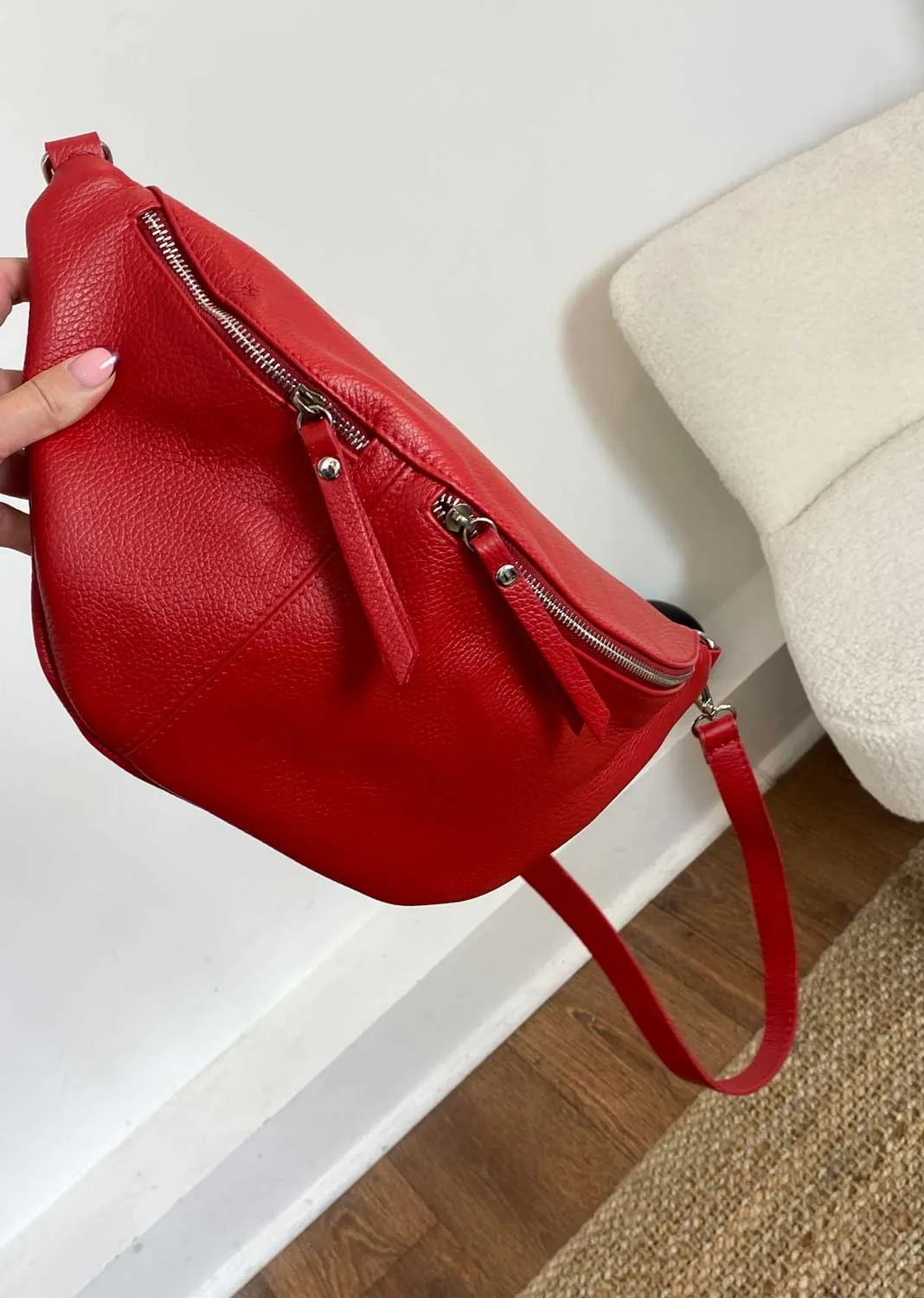 Ray Leather Sling Bag in Red