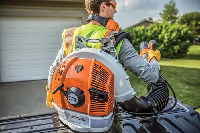 STIHL BR 700 Backpack Blower with Low Emission Technology